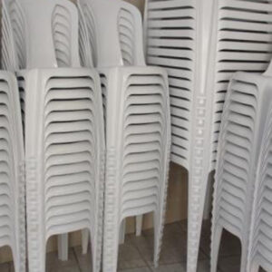 Alugar Kit 1 Mesa 4 Cadeiras Plastica Reforcada