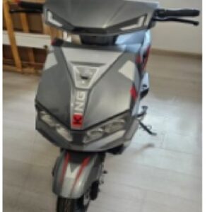 Moto Elétrica Scooter Código: 1009 Bateria: 72v 20a Peso Suportado: 300KG Tempo de carregar: 8 a 9 Horas Velocidade Máxima: 50KM/H Freios: Dianteiro e Traseiro (A Disco) Autonomia: 90KM Potencia: 1000W